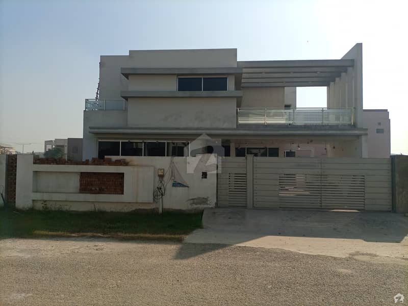 1 Kanal House In DC Colony For Sale