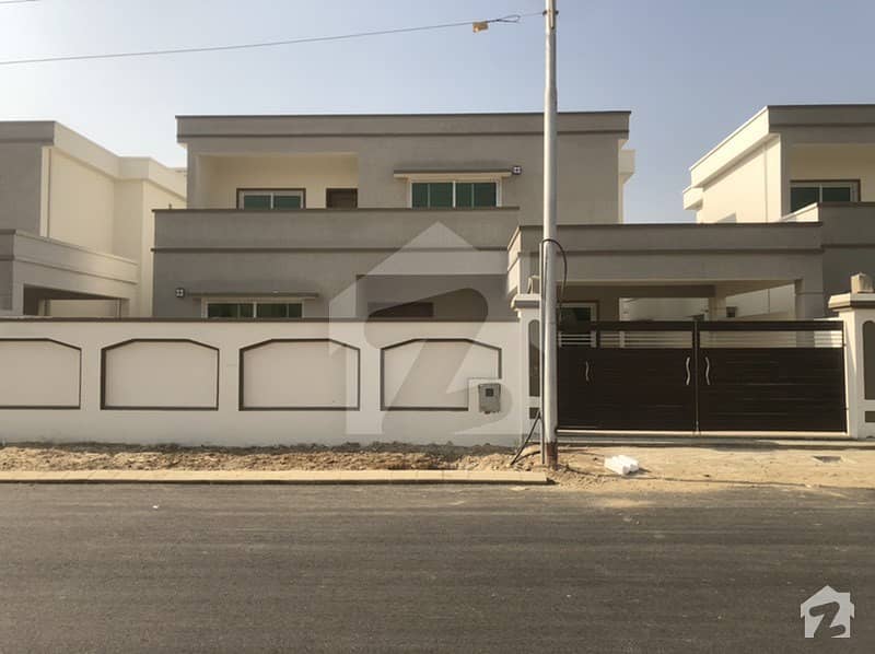 فالکن کمپلیکس نیوملیر ملیر کراچی میں 5 کمروں کا 1 کنال مکان 6.6 کروڑ میں برائے فروخت۔