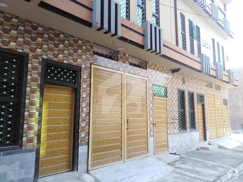 ڈلا زیک روڈ پشاور میں 4 کمروں کا 2 مرلہ مکان 65 لاکھ میں برائے فروخت۔