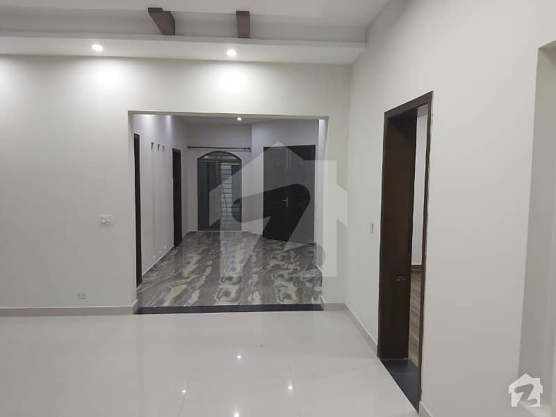 1 Kanal Corner Upper Portion Available For Rent On Top Location Of Wapda Town Lahore