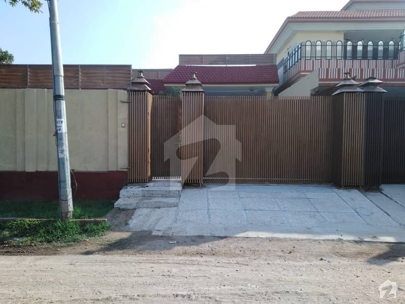 Ideally Located House For Sale In Hayatabad Available