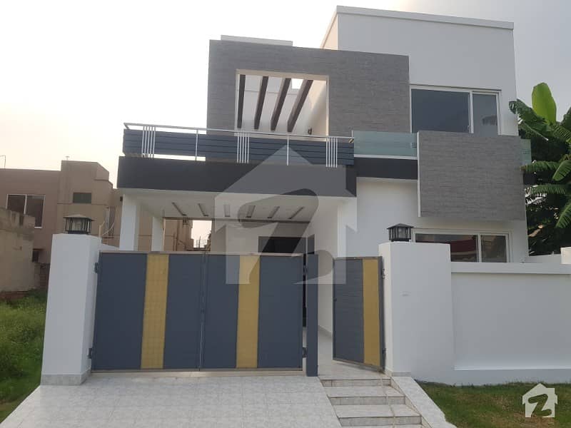10 Marla Luxury Bungalow For Sale AT Prime Location