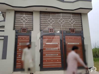 ادرز ڈیرہ اسماعیل خان میں 4 کمروں کا 9 مرلہ مکان 80 لاکھ میں برائے فروخت۔