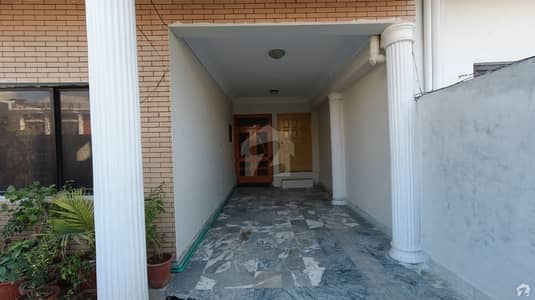 40x80 Double Storey House Is Available For Sale 40x80 Double Storey House Is Available For Sale
