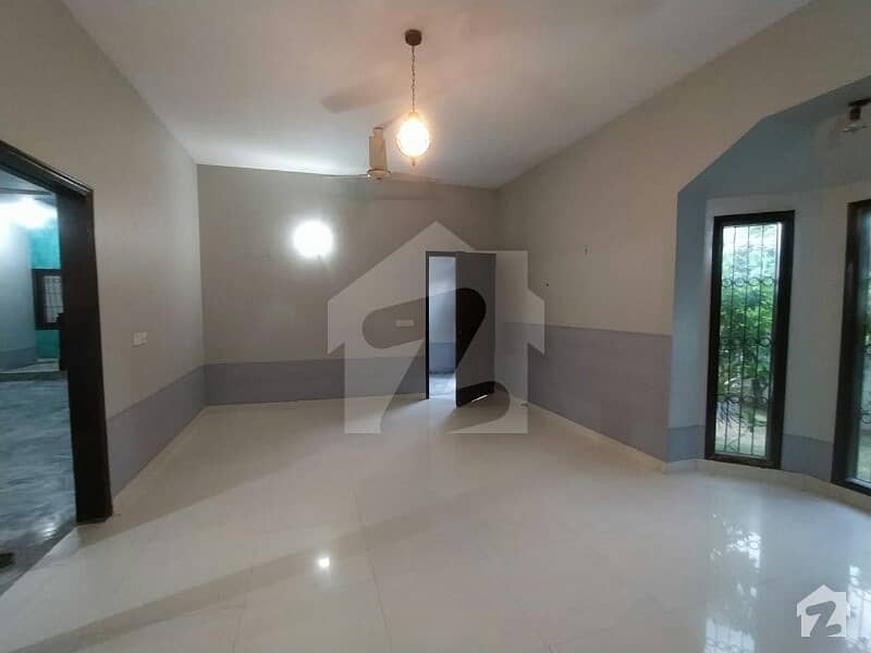 300 Sq Yard Bungalow For Rent Dha Phase 4