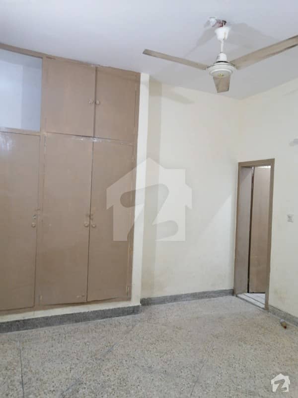 Ground Portion For Rent In G6