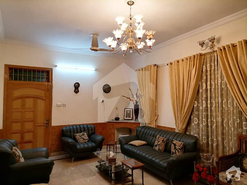 نیو لالہ زار راولپنڈی میں 5 کمروں کا 10 مرلہ مکان 2.1 کروڑ میں برائے فروخت۔