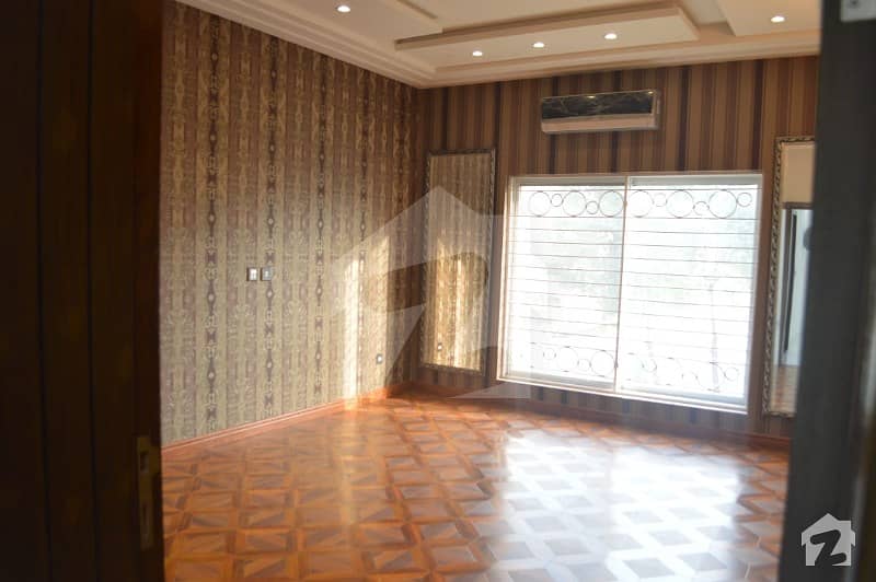 بحریہ ٹاؤن اوورسیز A بحریہ ٹاؤن اوورسیز انکلیو بحریہ ٹاؤن لاہور میں 7 کمروں کا 1 کنال مکان 3.4 کروڑ میں برائے فروخت۔