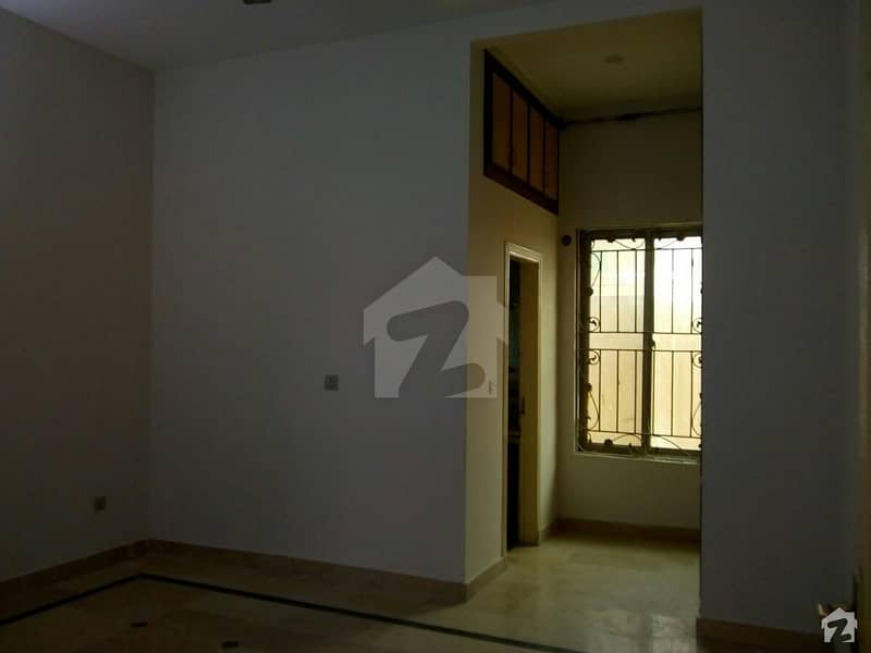 1000 Square Feet Flat Is Available For Sale