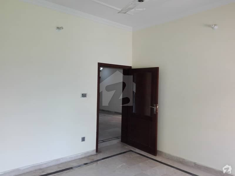 10 Marla Upper Portion In Pakistan Town For Rent