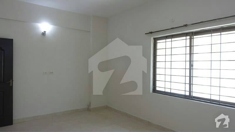 10 Marla 3 Bedroom Brand New Flat Available For Rent In Askari 11 Lahore