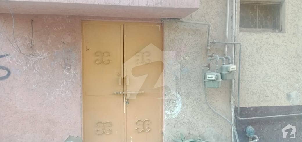 گلبرگ پشاور میں 3 کمروں کا 8 مرلہ بالائی پورشن 25 ہزار میں کرایہ پر دستیاب ہے۔