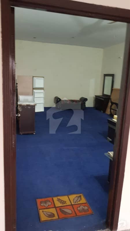 ناز ٹاؤن ۔ بلاک بی ناز ٹاؤن لاہور میں 4 کمروں کا 10 مرلہ مکان 1.9 کروڑ میں برائے فروخت۔