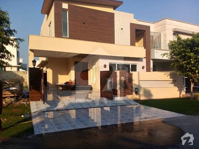 10 MARLA MAZHAR MUNIR DESIGN BUNGALOW FOR SALE