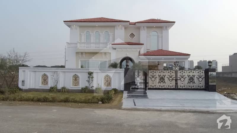 1 Kanal Dream Villa For Sale In Dha Phase 8 With Full Basement