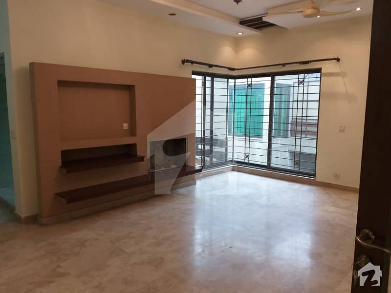 1 KANAL UPPER PORTION AVAILABLE FOR RENT IN PHASE 5