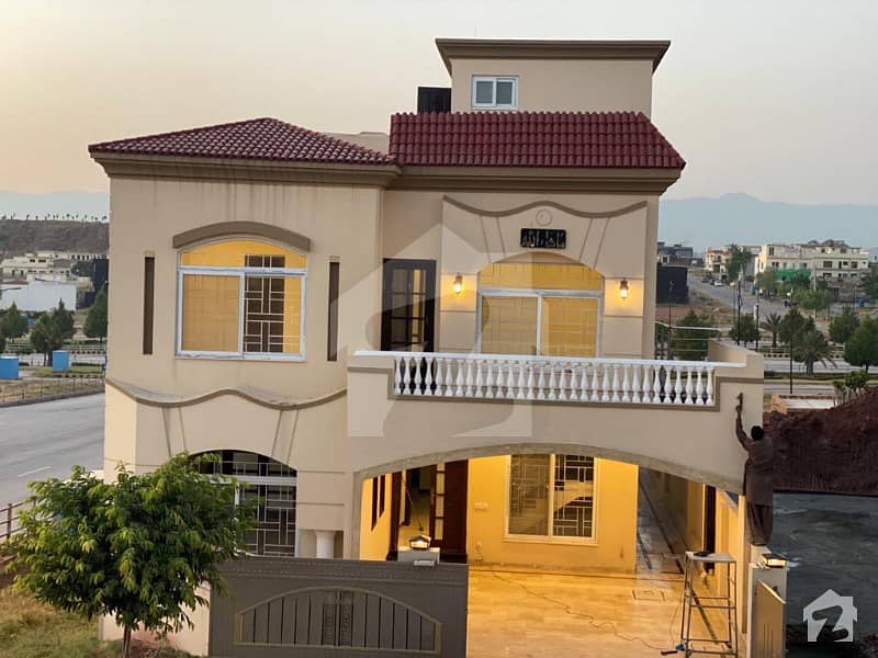 10 Marla House Corner With Extra Land For Sale