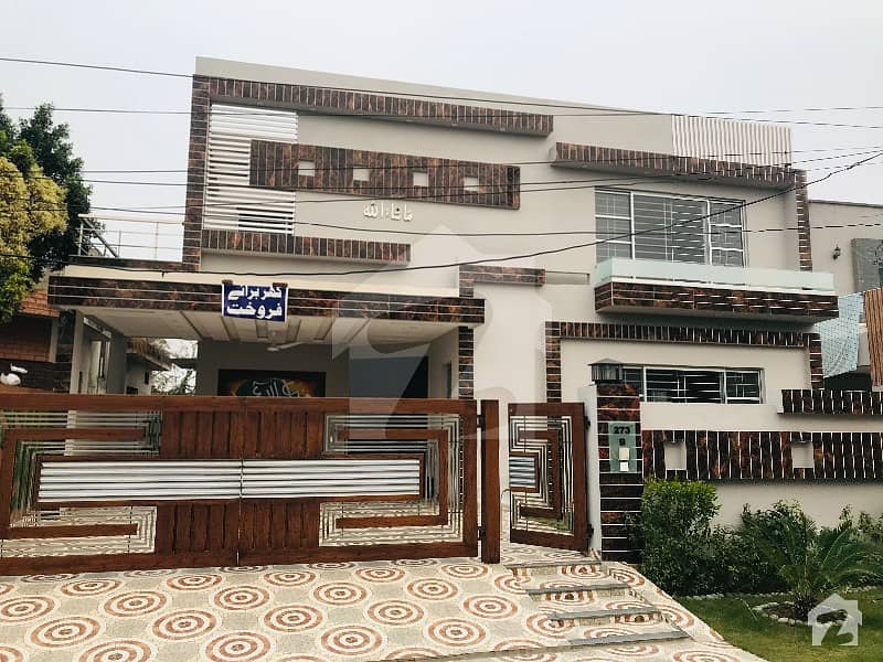 پنجاب کوآپریٹو ہاؤسنگ سوسائٹی لاہور میں 6 کمروں کا 1 کنال مکان 4.5 کروڑ میں برائے فروخت۔