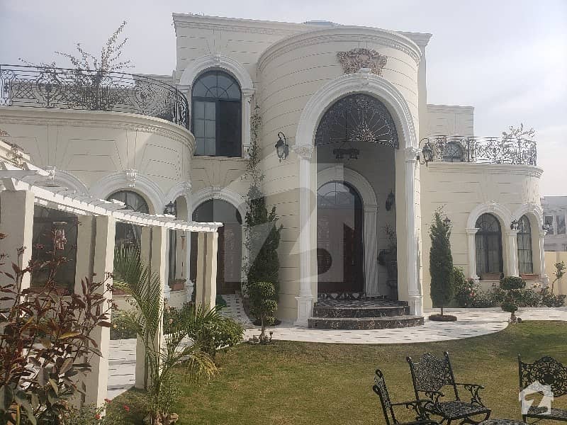 9000  Square Feet House Available In Bahria Town For Sale