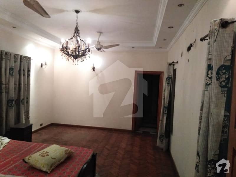 ڈی ایچ اے فیز 2 ڈیفنس (ڈی ایچ اے) لاہور میں 6 کمروں کا 2 کنال مکان 2 لاکھ میں کرایہ پر دستیاب ہے۔