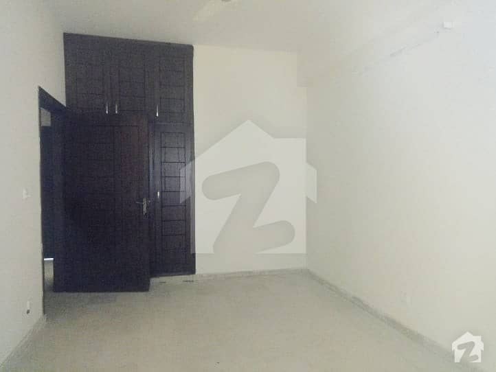 At A Very Prime Location 1 Kanal House For Rent