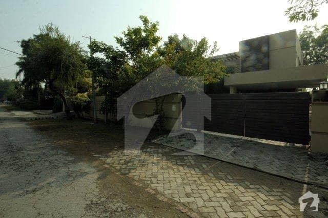 1 kanal Beautiful House near McDonald for Rent in Phase 3 DHA
