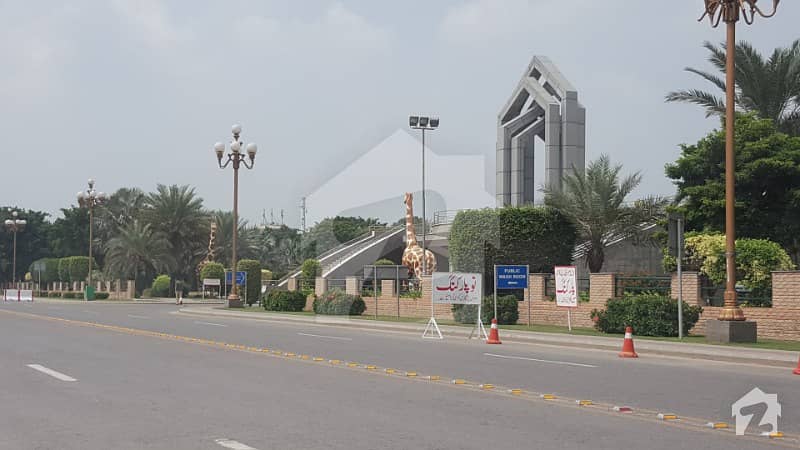 Commercial Plot Of 1800  Square Feet Available In Bahria Town