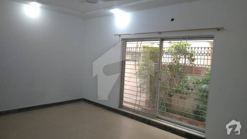 TEN MARLA HOUSE FOR RENT IN DHA LAHORE