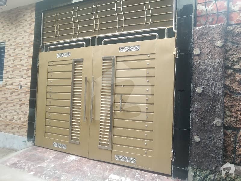 ورسک روڈ پشاور میں 7 کمروں کا 4 مرلہ مکان 1.2 کروڑ میں برائے فروخت۔