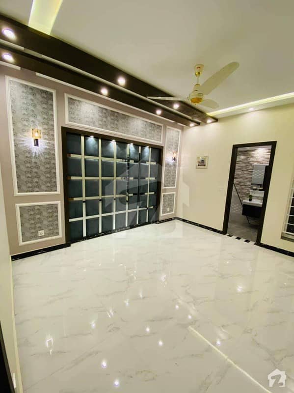 5 Marla House available for Sale in Bahria Town Lahore