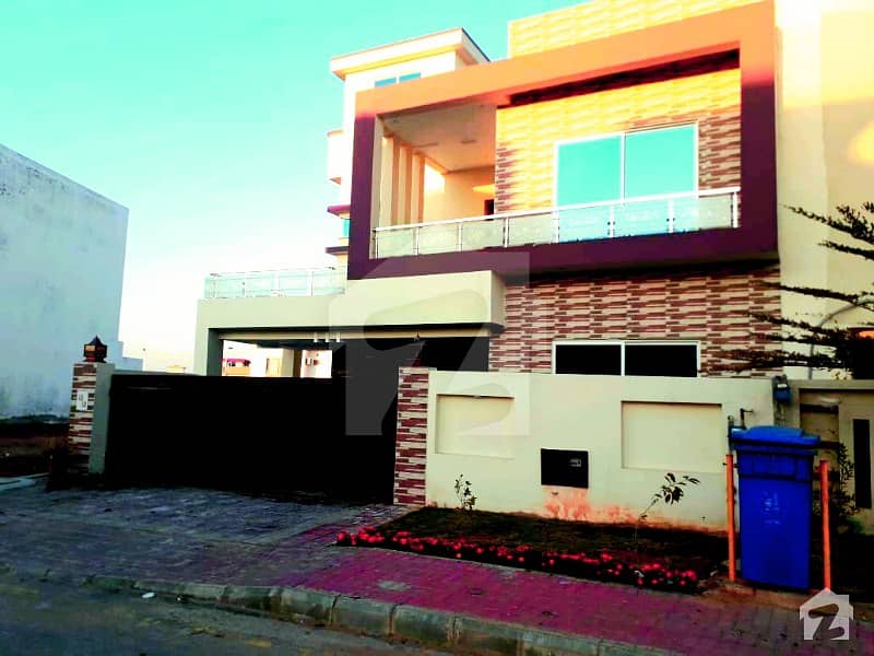 بحریہ ٹاؤن فیز 8 بحریہ ٹاؤن راولپنڈی راولپنڈی میں 5 کمروں کا 10 مرلہ مکان 2.05 کروڑ میں برائے فروخت۔