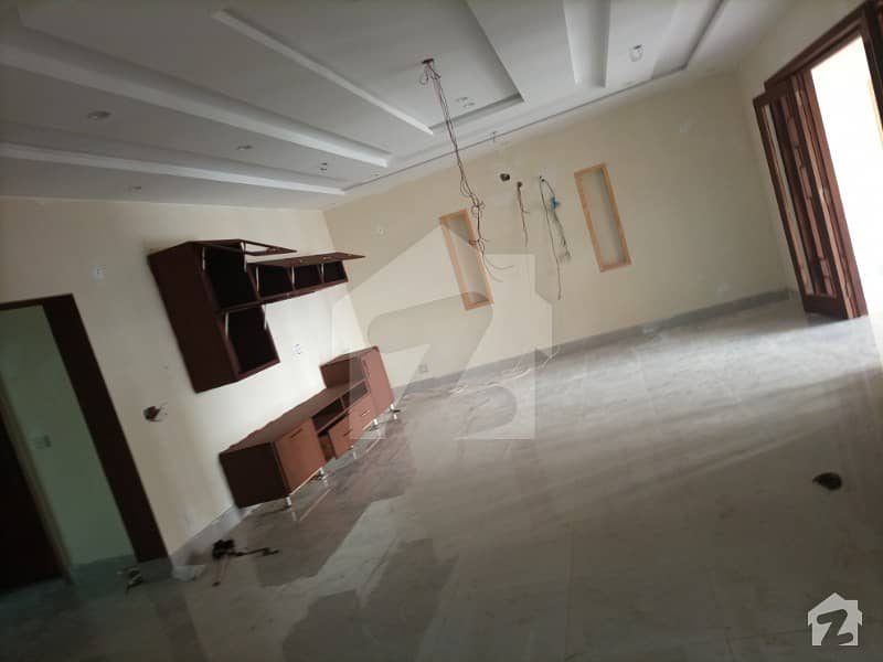 4500  Square Feet Upper Portion In Lda Avenue - Block F For Rent At Good Location
