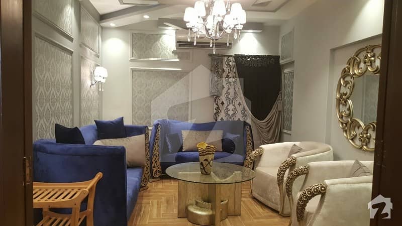 خالد بِن ولید روڈ کراچی میں 4 کمروں کا 9 مرلہ فلیٹ 4.1 کروڑ میں برائے فروخت۔