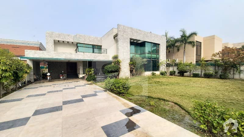 Gorgeous Option 2 Kanal Fully Furnished Bungalow Near Park Available In Dha Phase 1