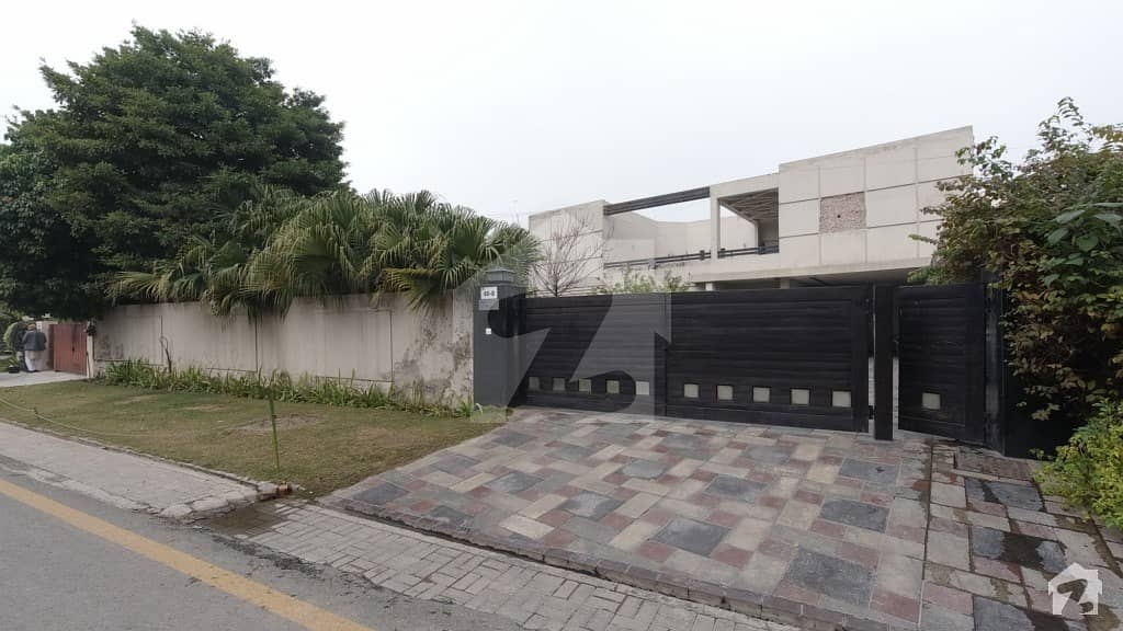 ٹیک سوسائٹی ۔ بلاک بی ٹیک سوسائٹی لاہور میں 3 کمروں کا 2 کنال مکان 13 کروڑ میں برائے فروخت۔
