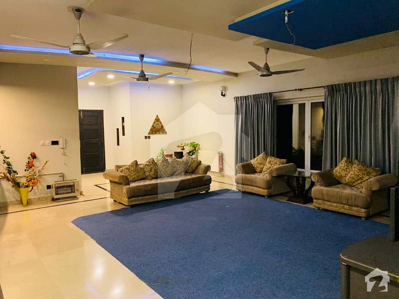 بحریہ ٹاؤن فیز 3 بحریہ ٹاؤن راولپنڈی راولپنڈی میں 5 کمروں کا 1 کنال مکان 4.5 کروڑ میں برائے فروخت۔