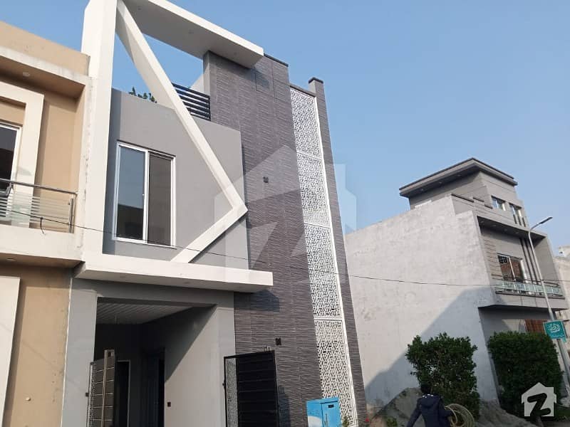 675  Square Feet House In Raiwind Road For Sale