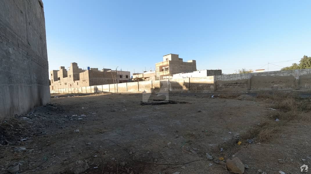 202 Square Yards Spacious Residential Plot Available In Al-Manzar Town For Sale