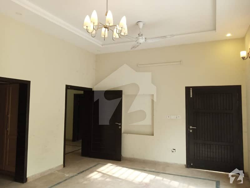 I 8 3 Brand New Tile Flooring Luxury Upper Portion 3 Bed Near To Kachnar Park