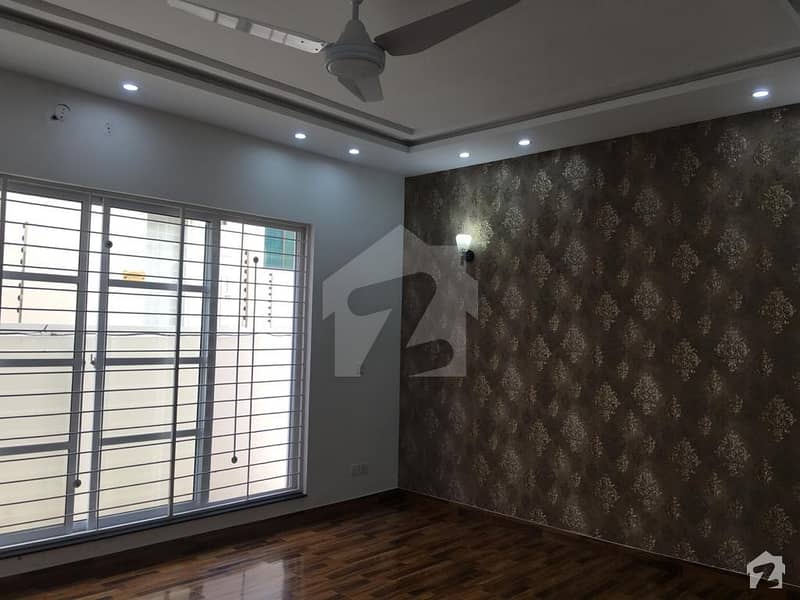 1 Kanal House For Sale In Beautiful DHA Defence