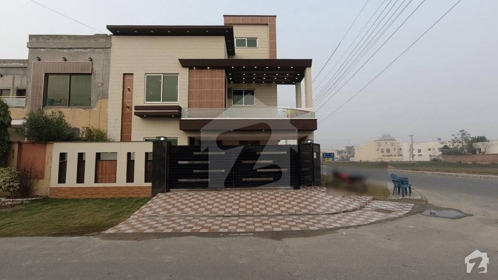 10 Marla House In Tariq Gardens For Sale