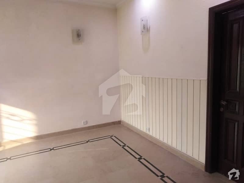 10 Marla House In Central DHA Defence For Rent