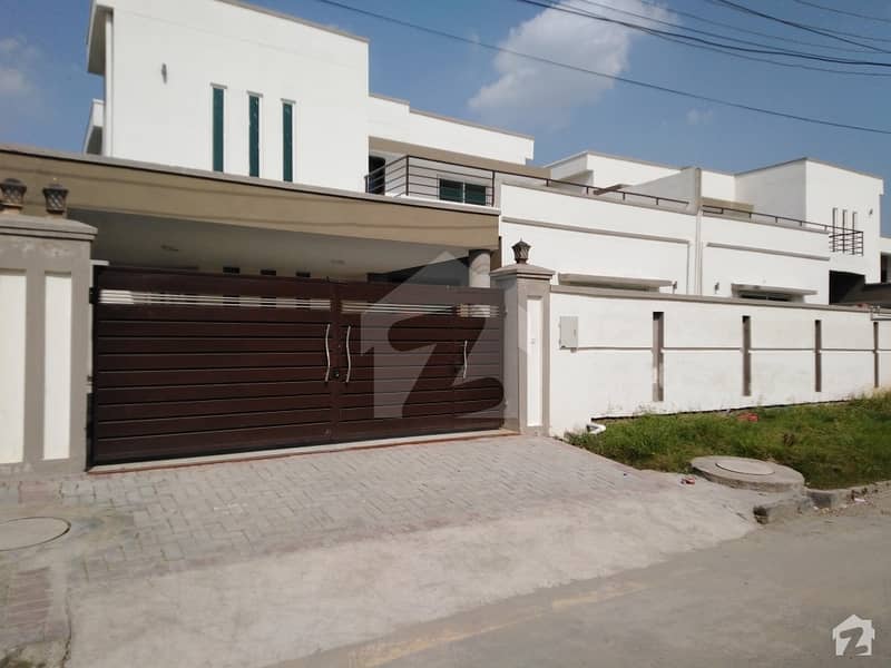Gulberg 14 Marla House Up For Rent
