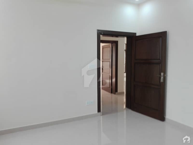 Upper Portion Of 10 Marla In Pakistan Town For Rent
