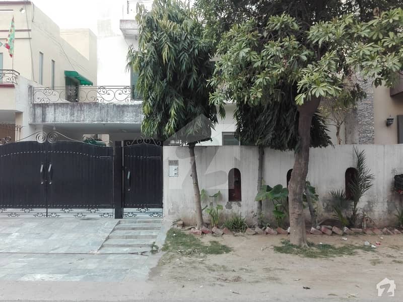 Wapda Town House Sized 10 Marla For Sale