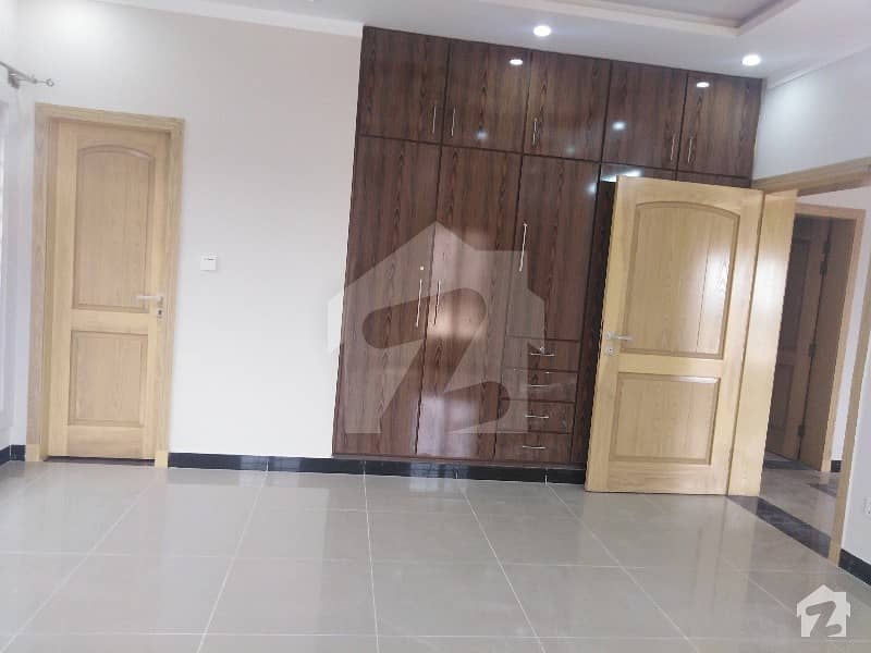 12 Marla Ground Portion For Rent In Bahria Town Phase 8 Sector B