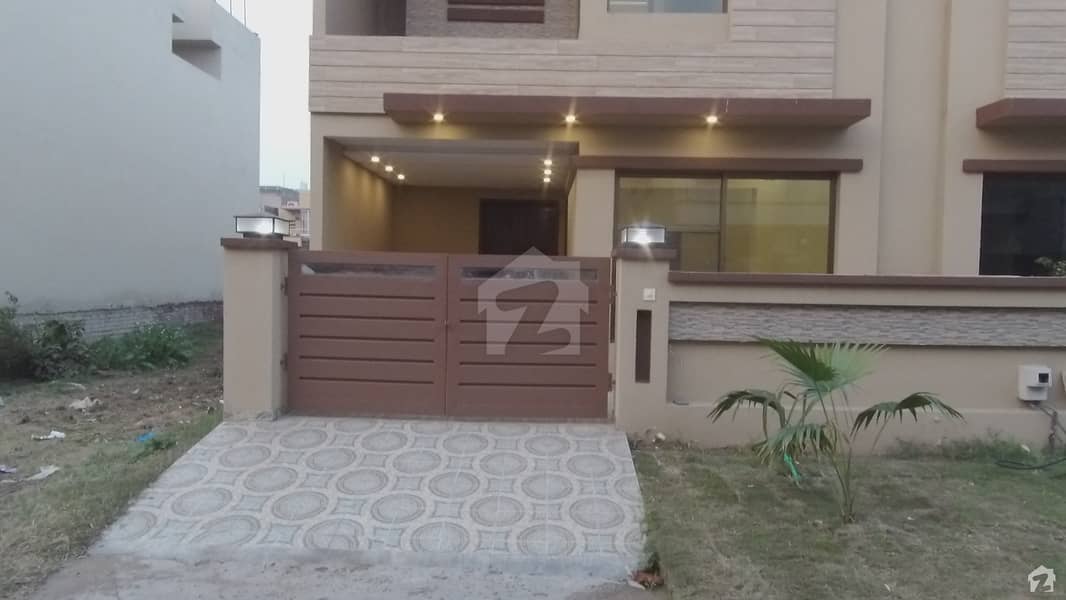 In Paragon City 5 Marla House For Sale
