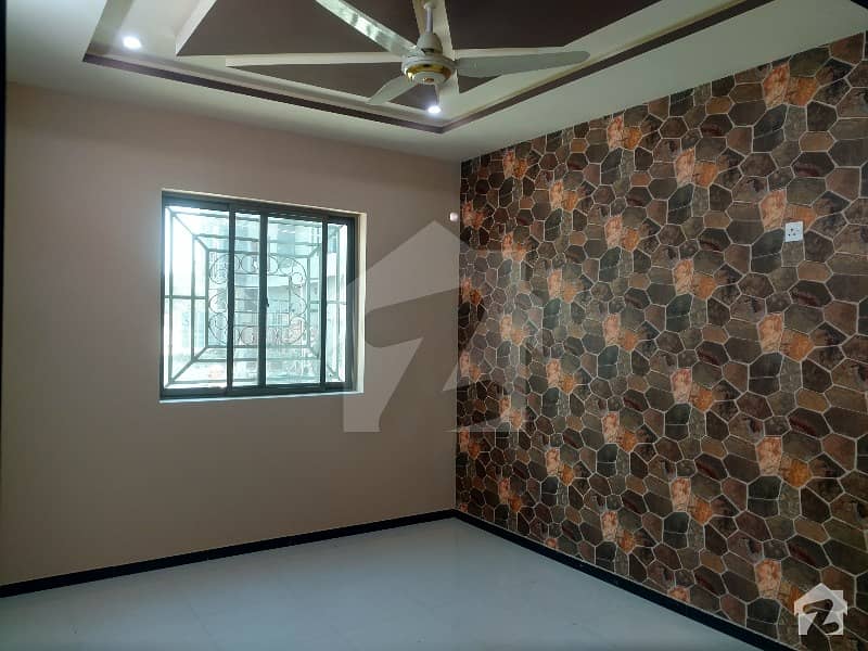 کینال روڈ رحیم یار خان میں 4 کمروں کا 5 مرلہ مکان 85 لاکھ میں برائے فروخت۔