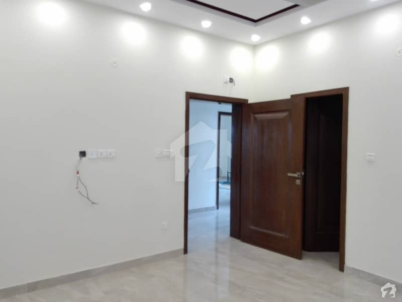 Perfect 10 Marla Upper Portion In Pakistan Town For Rent