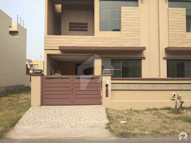 Centrally Located House In Paragon City Is Available For Sale